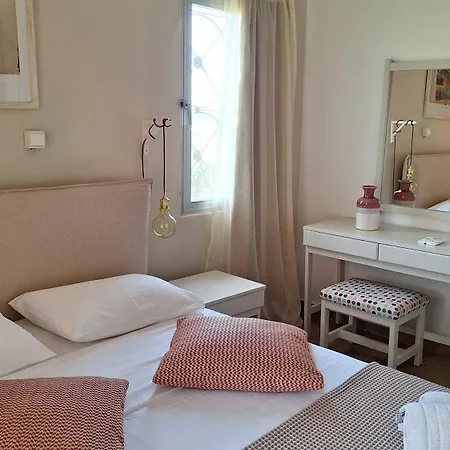 Spiti Sto Aigaio * آيا آنا